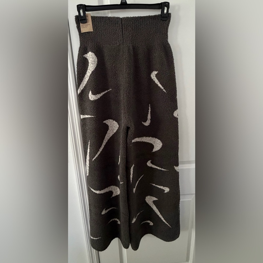 Nike Sportswear Phoenix Cozy Bouclé Wide Leg Pants Women’s Size S NWT - Picture 4 of 11